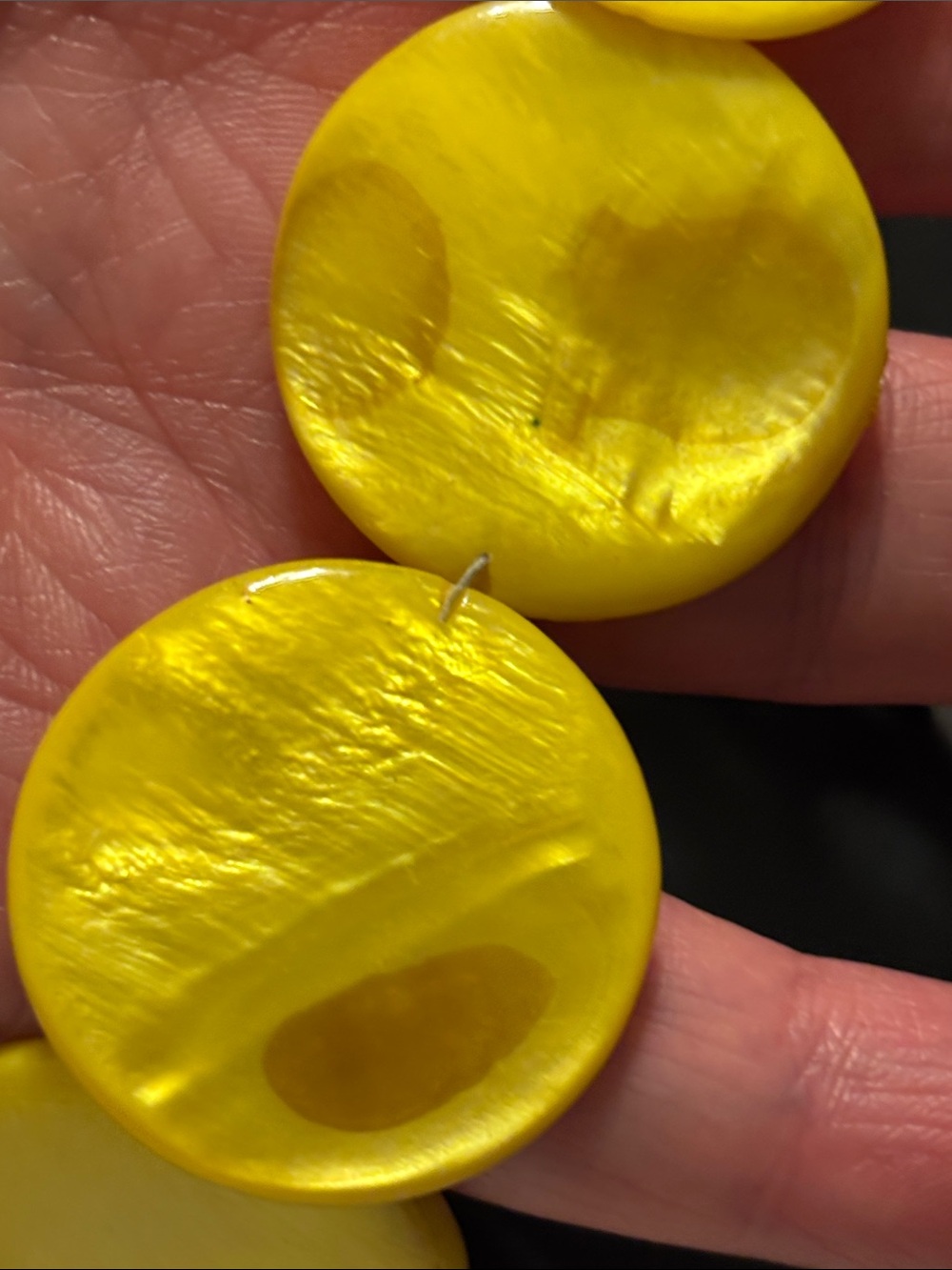 Mother of Pearl Yellow Disc Statement Necklace Mod Pop Retro - Picture 16 of 16